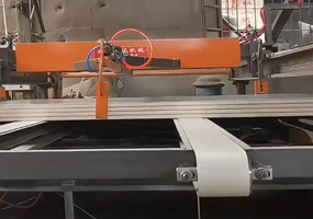 48尺自動(dòng)鋸邊機(jī)